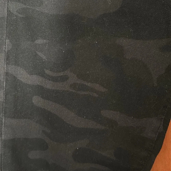 Sanctuary Social Standard women’s black camouflage ankle skinny size 4.  NWT - Picture 4 of 6